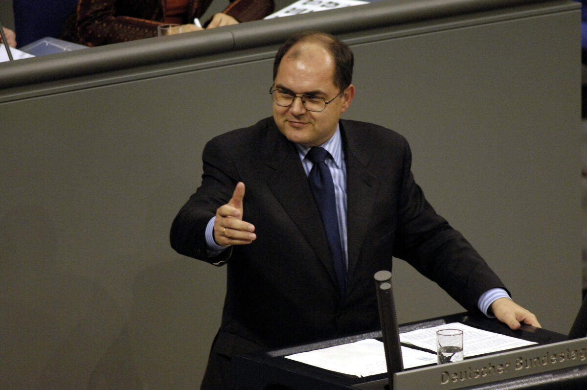 Schmidt, Christian Der Deutsche Bundestag stimmt über den weitern Einsatz deutscher Soldaten im Kampf gegen denn Terrorismus ab.; Christian Schmidt, CDU/CSU, bei seiner Rede,; Abgeordnete, MdB, CDU/CSU-Fraktion