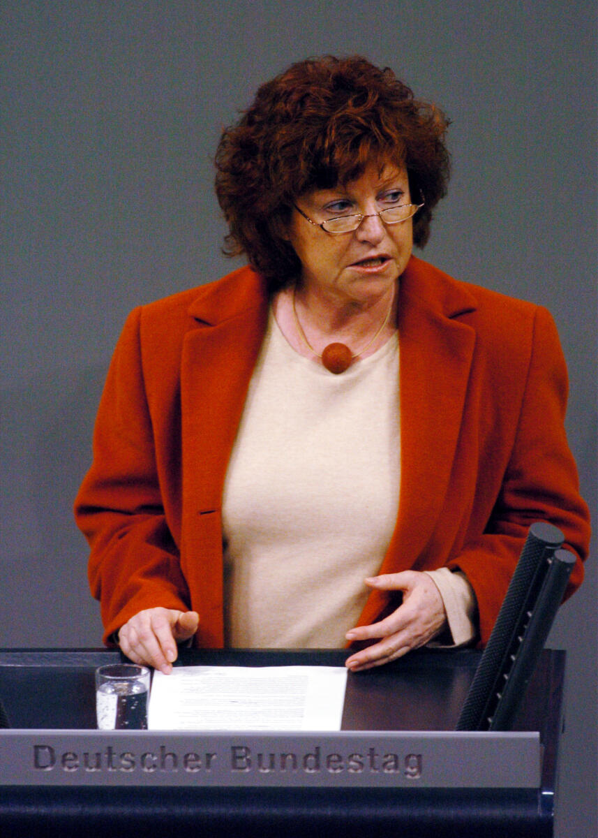 Burchardt, Ulla Ulla Burchardt, SPD, MdB, Rede im Deutschen Bundestag.; Plenum, Rednerpult, 151. Sitzung, TOP 3, Thema: Forschungs- und Technologiepolitik