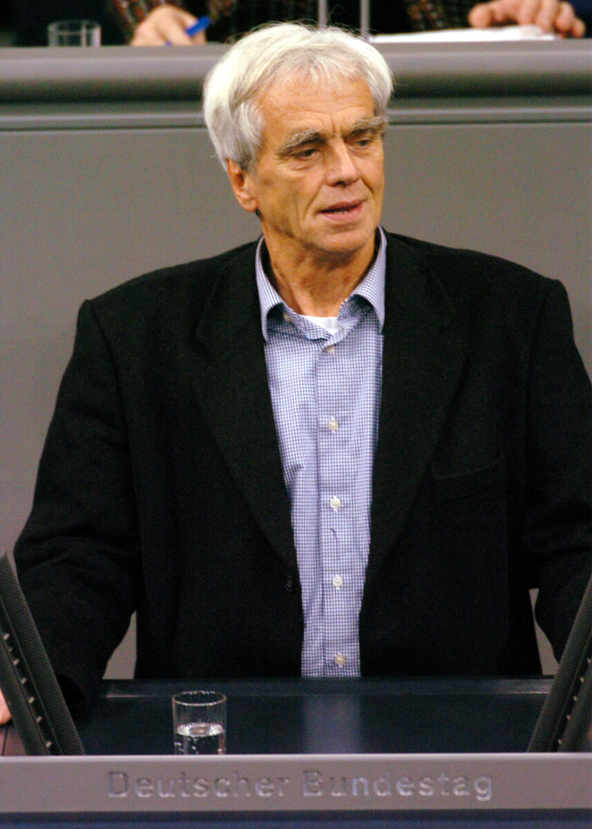 Ströbele, Hans-Christian Hans-Christian Ströbele, Bündnis 90/Die Grünen, MdB, Rede im Deutschen Bundestag.; Plenum, Rednerpult, 154. Sitzung, TOP 4, Thema: Genetischer Fingerabdruck
