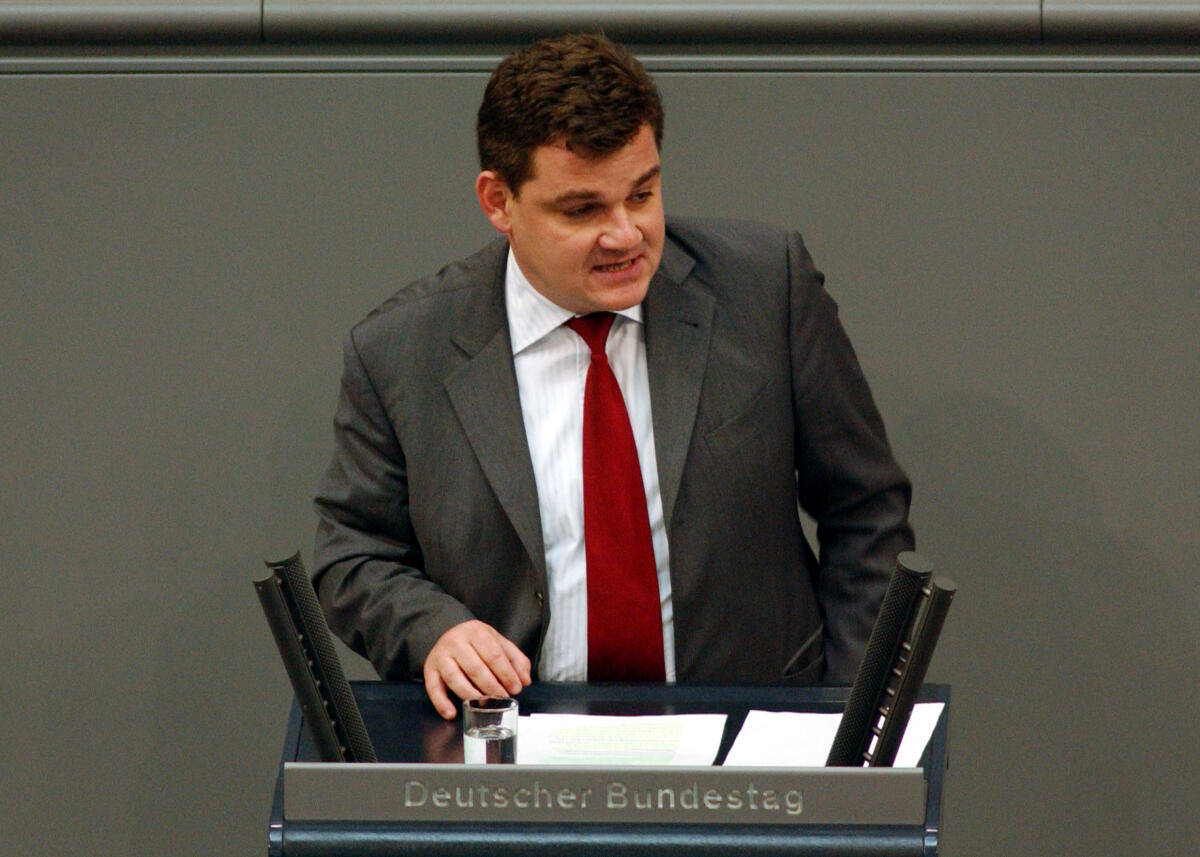 Weinberg, Marcus Marcus Weinberg, MdB, CDU/CSU, Rede, Deutscher Bundestag, 37.Sitzung, TOP 10, Thema:

Rednerpult
