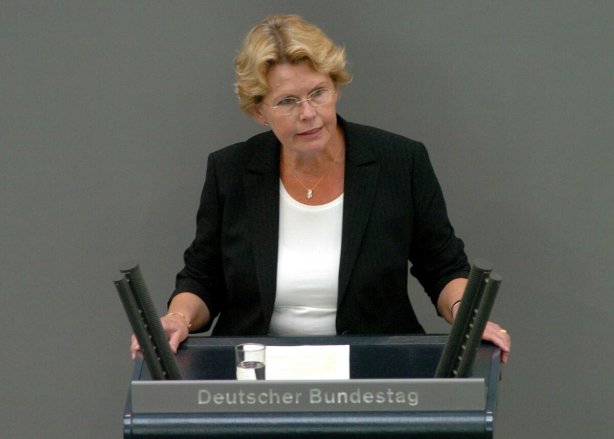 Dr. Martina Bunge, MdB, DIE LINKE., Rede, Deutscher Bundestag, 43. Sitzung, TOP 4, Thema: Gesetzliche Krankenversicherung.; Rednerpult Bunge, Martina Dr. Martina Bunge, MdB, DIE LINKE., Rede, Deutscher Bundestag, 43. Sitzung, TOP 4, Thema: Gesetzliche Krankenversicherung.; Rednerpult