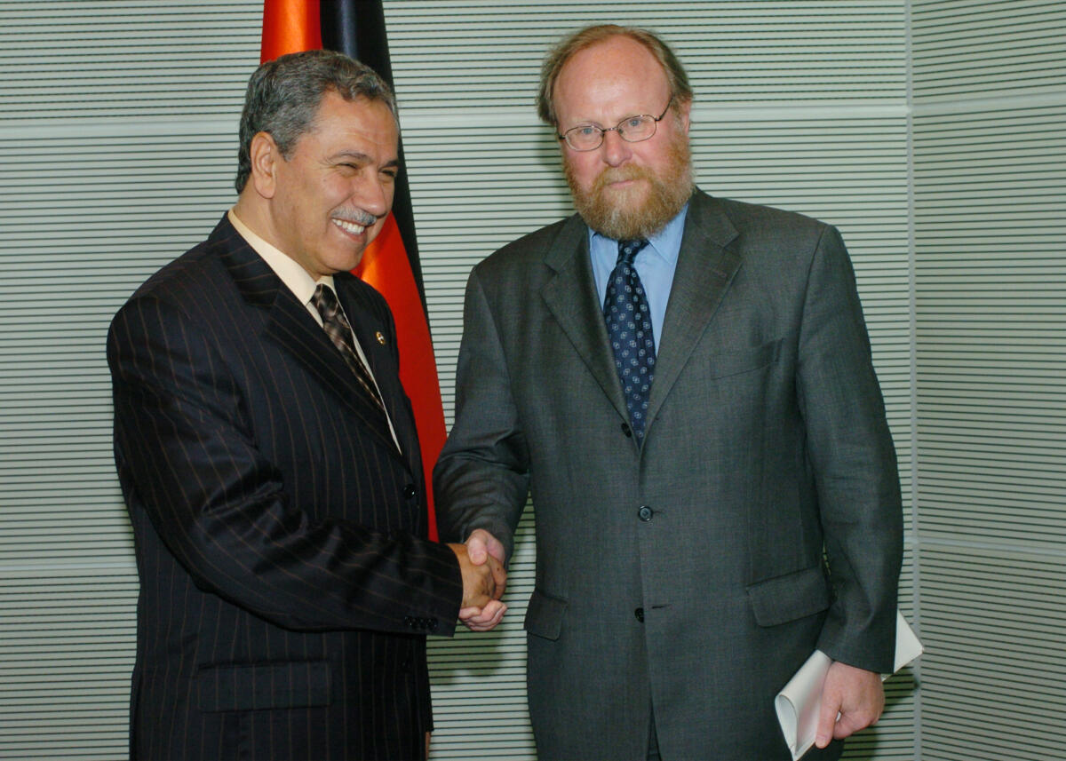 Arinc, Bülent; Thierse, Wolfgang Bundestagspräsident Wolfgang Thierse, SPD, rechts, empfängt den Parlamentspräsidenten der Grossen Nationalversammlung der Türkei, Bülent Arinc