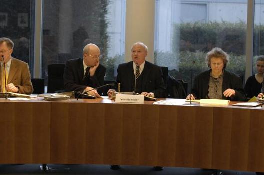 Finger, Wolfgang; Rakenius, Gerhard; Guttmacher, Karlheinz; Ruppert, Eugenie Paul-Löbe-Haus, Sitzungssaal