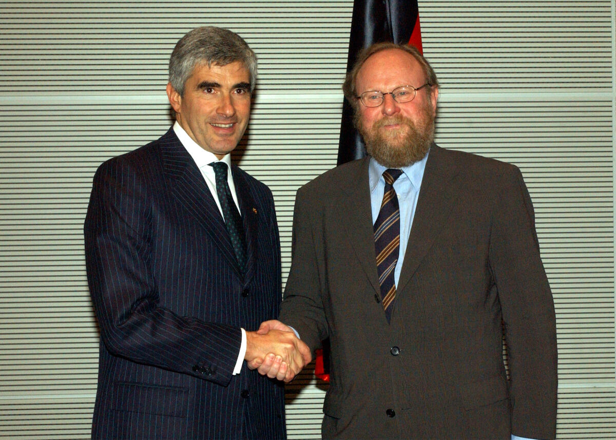 Casini, Pier Ferdinando; Thierse, Wolfgang Bundestagspräsident Wolfgang Thierse (re.), SPD, empfängt den Präsidenten der Abgeordnetenkammer der italienischen Republik, Pier Ferdinando Casini.; Präsident,Treffen, Staatsbesuch, Besuch, Händeschütteln
