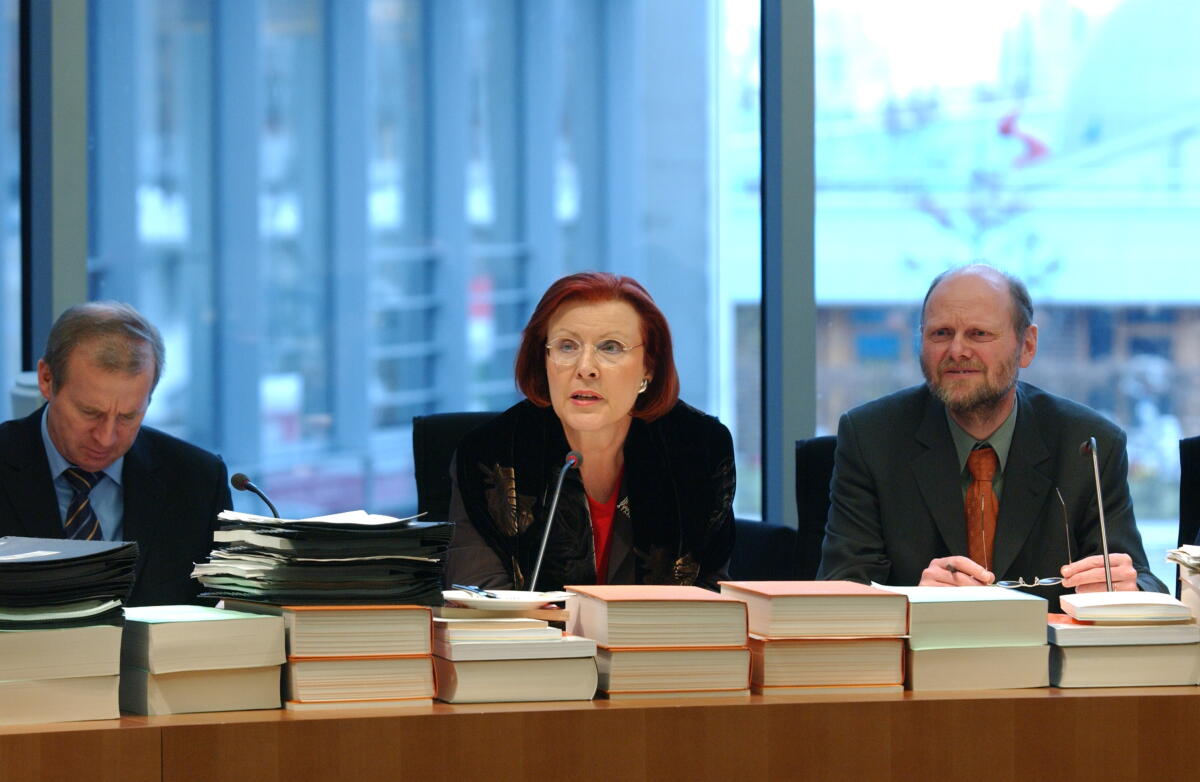 Die Bundesministerin für wirtschaftliche Zusammenarbeit und Entwicklung Heidemarie Wieczorek- Zeul (SPD) Wieczorek-Zeul, Heidemarie Die Bundesministerin für wirtschaftliche Zusammenarbeit und Entwicklung Heidemarie Wieczorek- Zeul (SPD)