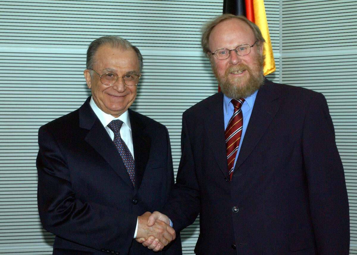 Iliescu, Ion; Thierse, Wolfgang Bundestagspräsident Wolfgang Thierse, SPD (rechts), empfängt den Präsidenten von Rumänien, Herrn  Ion Iliescu