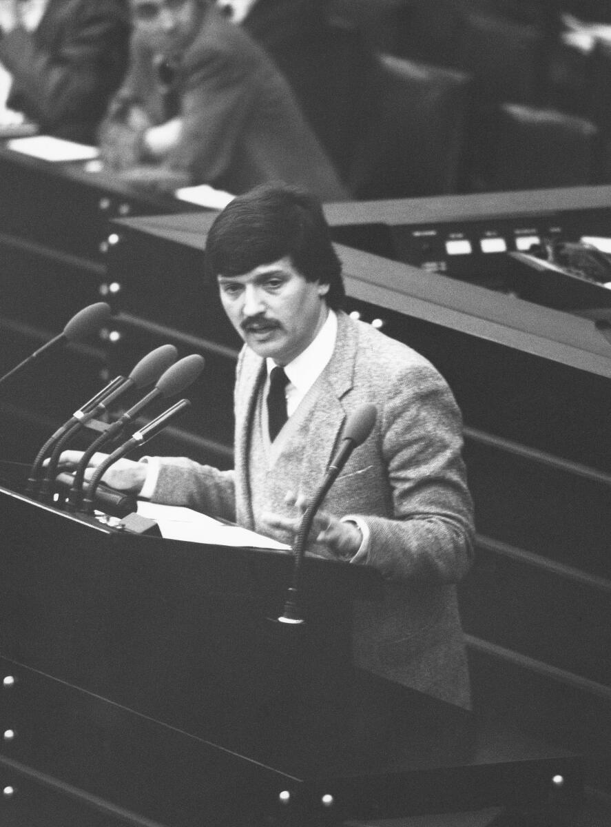 Kurt J. Rossmanith, CDU/CSU, MdB, Rede im Deutschen Bundestag.; Bundestagsabgeordneter, Abgeordneter, Rednerpult, Plenum Rossmanith, Kurt Kurt J. Rossmanith, CDU/CSU, MdB, Rede im Deutschen Bundestag.; Bundestagsabgeordneter, Abgeordneter, Rednerpult, Plenum