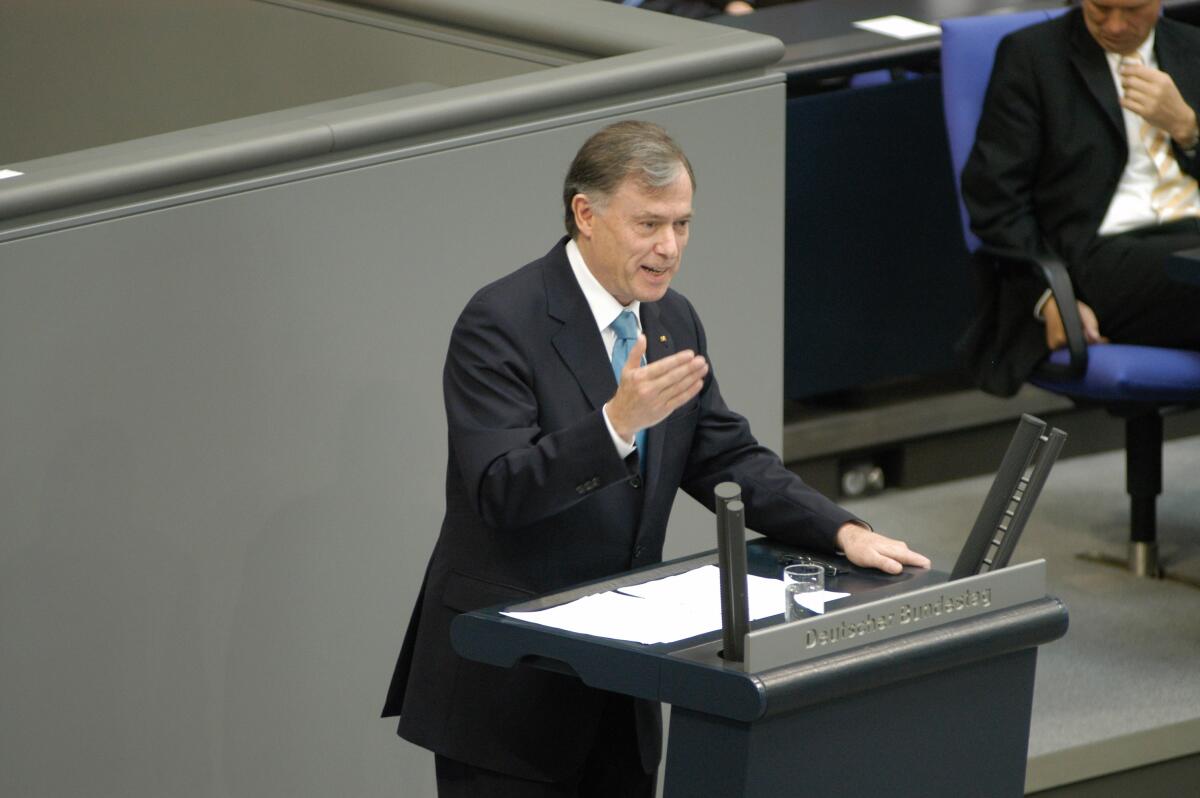 Köhler, Horst Der neue Bundespräsident Prof. Dr. Horst Köhler, hält seine Antrittsrede, nach dem geleisteten  Amtseid im Deutschen Bundestag.