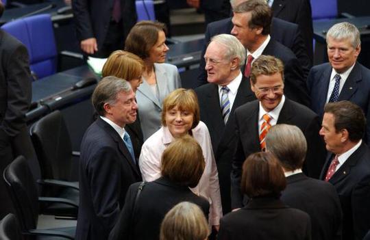 Merkel, Angela; Westerwelle, Guido; Schröder, Gerhard; Gerhardt, Wolfgang; Schily, Otto Reichstagsgebäude, Plenarsaal