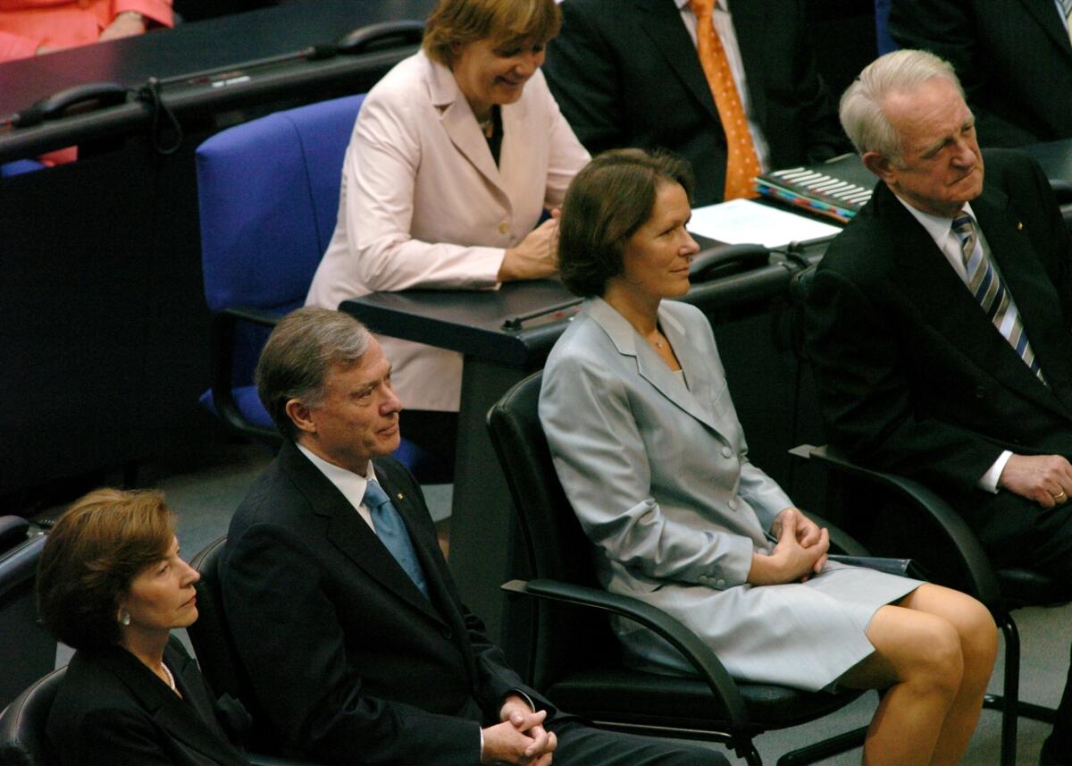 Köhler, Horst; Rau, Johannes; Rau, Christina; Köhler, Eva Luise Waehrend der Rede von Bundestagspräsident Wolfgang Thierse, SPD. Ehefrau Eva Luise Köhler, der neue Bundespräsident Horst Köhler, Christina Rau, Johannes Rau