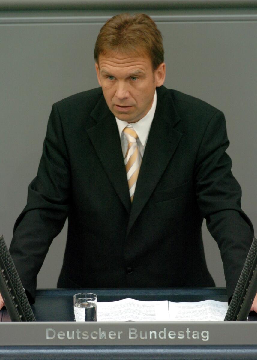 Althaus, Dieter Bundesratspräsident Dieter Althaus, CDU/CSU, hält anlässlich der Vereidigung des neuen Bundespräsidenten Horst Köhler eine Rede im Bundestag.