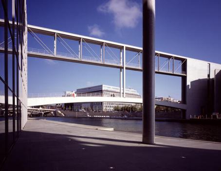  Marie-Elisabeth-Lüders-Haus, Außenansicht