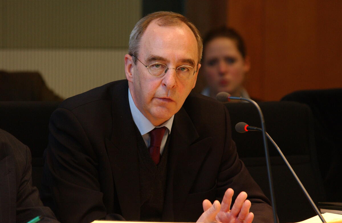 Volker Kröning, SPD, MdB. Kröning, Volker Volker Kröning, SPD, MdB.