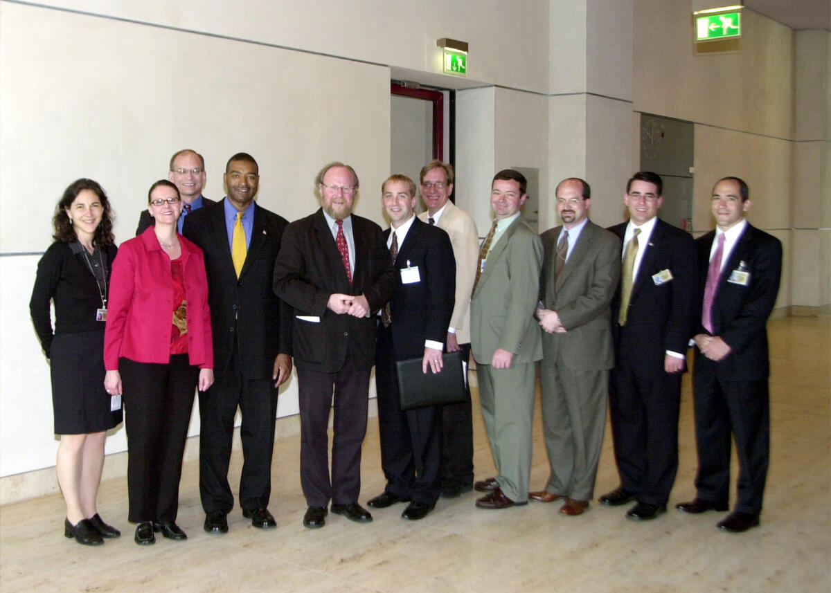 Thierse, Wolfgang Bundestagspräsident Wolfgang Thierse, SPD, (5.v.l.) empfängt Mitarbeiterinnen und Mitarbeiter aus dem Kongress der Vereinten Staaten, die sich im Rahmen eines deutsch-amerikanischen Austauschprogramms in Deutschland aufhalten.