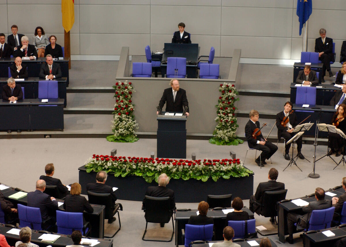 Thierse, Wolfgang Gedenkstunde anlaesslich des 50. Jahrestag des 17. Juni 1953, Redner Bundestagspräsident Wolfgang Thierse, SPD, Deutscher Bundestag, Plenum