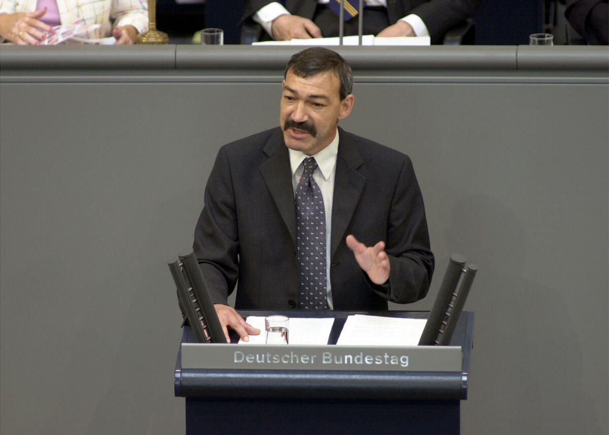 Anton Schaaf, SPD, MdB, Rede im Deutschen Budnestag, 48. Bundestagssitzung; Bundestagsabgeordneter, Abgeordneter, Rednerpult, Plenum Schaaf, Anton Anton Schaaf, SPD, MdB, Rede im Deutschen Budnestag, 48. Bundestagssitzung; Bundestagsabgeordneter, Abgeordneter, Rednerpult, Plenum