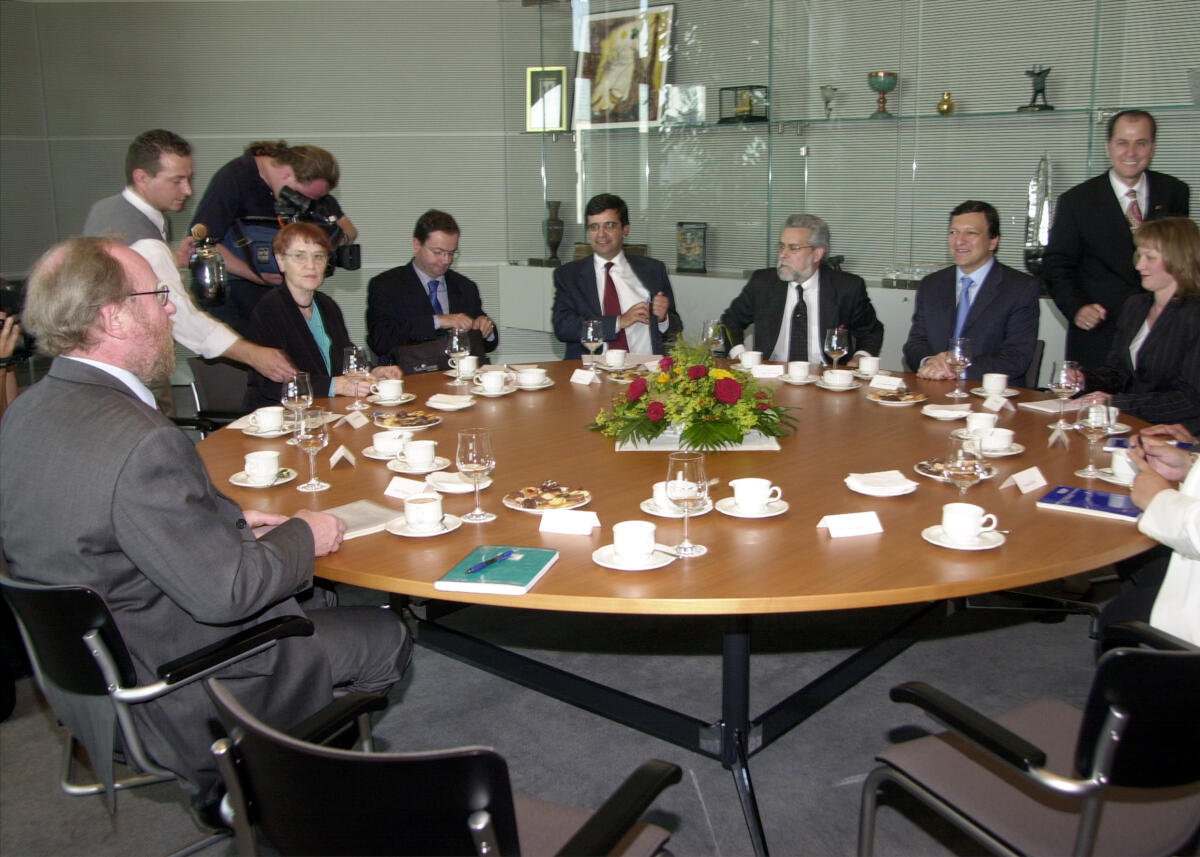Barroso, José Manuel; Thierse, Wolfgang Bundestagspräsident Wolfgang Thierse, SPD, (li) empfängt  den Premierminister der Portugiesischen Republik, Dr. José Manuel Barroso (3. v.r.).; Gast, Besuch, Portugal