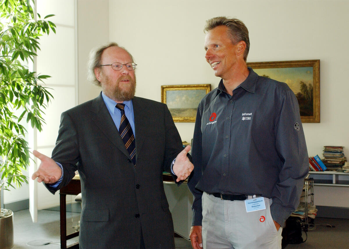 Schümann, Jochen; Thierse, Wolfgang Wolfgang Thierse, SPD, Bundestagspräsident (links), empfängt Jochen Schuemann, Gewinner des Amerika Cup, Buero des Präsidenten, Deutscher Bundestag