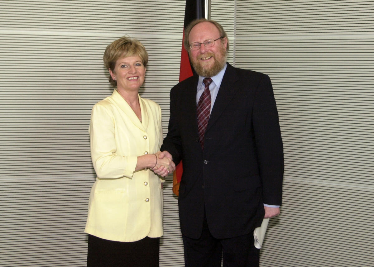 Szili, Katalin; Thierse, Wolfgang Wolfgang Thierse, SPD, Bundestagspräsident, empfängt Dr. Katalin Szili, Präsidentin der Nationalversammlung der Republik Ungarn, Deutscher Bundestag
