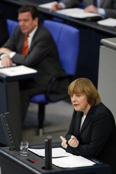 Merkel, Angela; Schröder, Gerhard Reichstagsgebäude, Plenarsaal