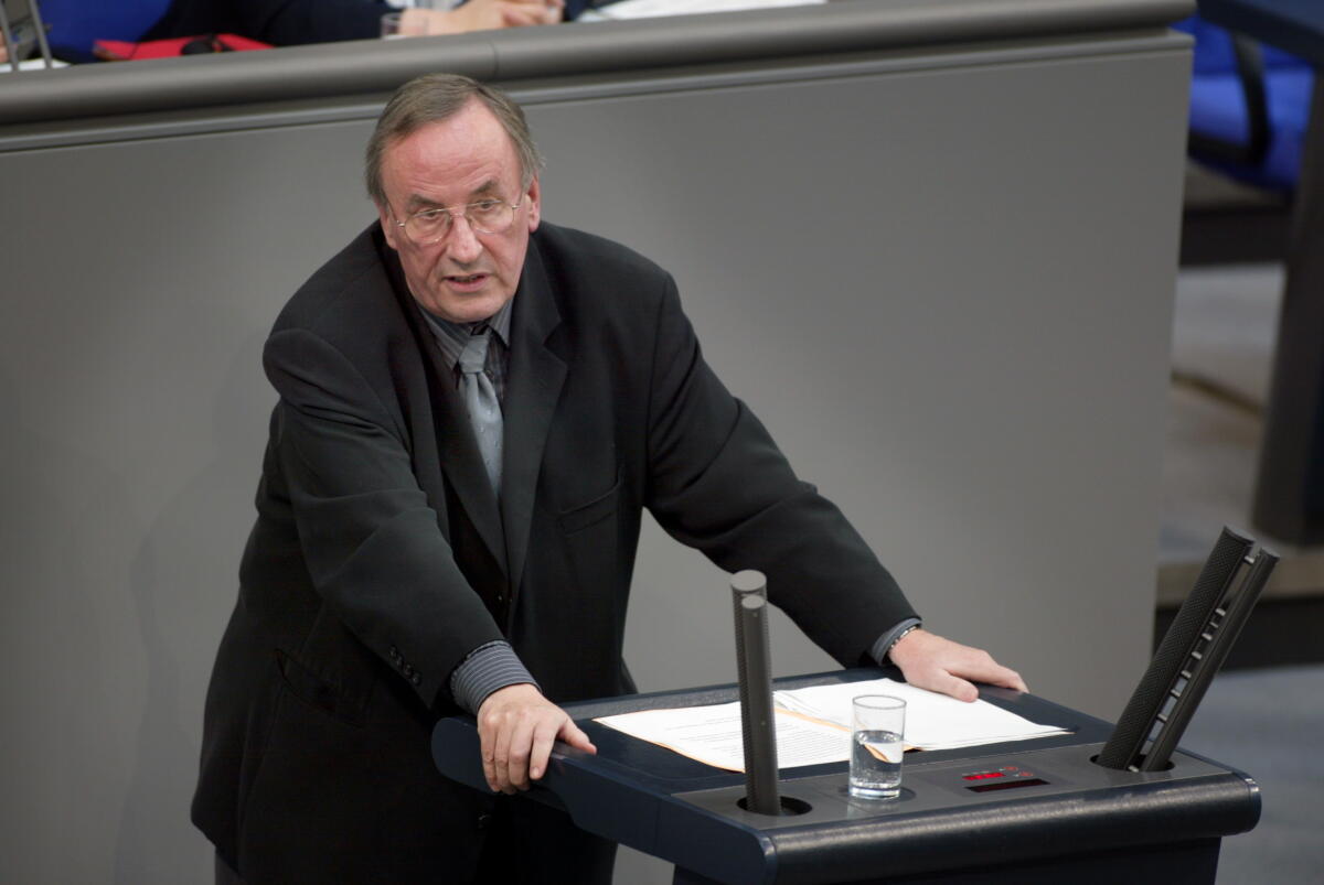 Penner, Willfried Der Wehrbeauftragte des Deutschen Bundestages, Dr. Wilfried Penner, Rede, Redner, Rednerpult
