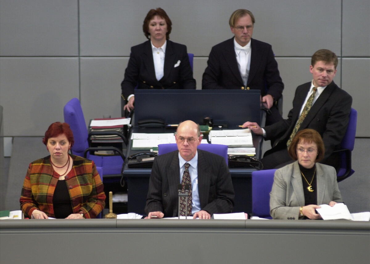 v.l. Monika Brüning, CDU, Schriftführerin, Bundestagsvizepräsident Dr. Norbert Lammert, CDU, 31. Bundestagssitzung, Deutscher Bundestag Brüning, Monika; Lammert, Norbert v.l. Monika Brüning, CDU, Schriftführerin, Bundestagsvizepräsident Dr. Norbert Lammert, CDU, 31. Bundestagssitzung, Deutscher Bundestag