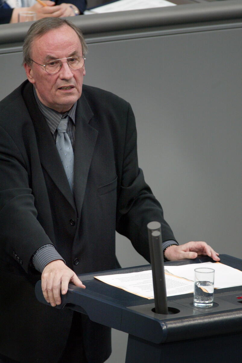 Penner, Willfried Der Wehrbeauftragte des Deutschen Bundestages, Dr. Wilfried Penner, Rede, Redner, Rednerpult