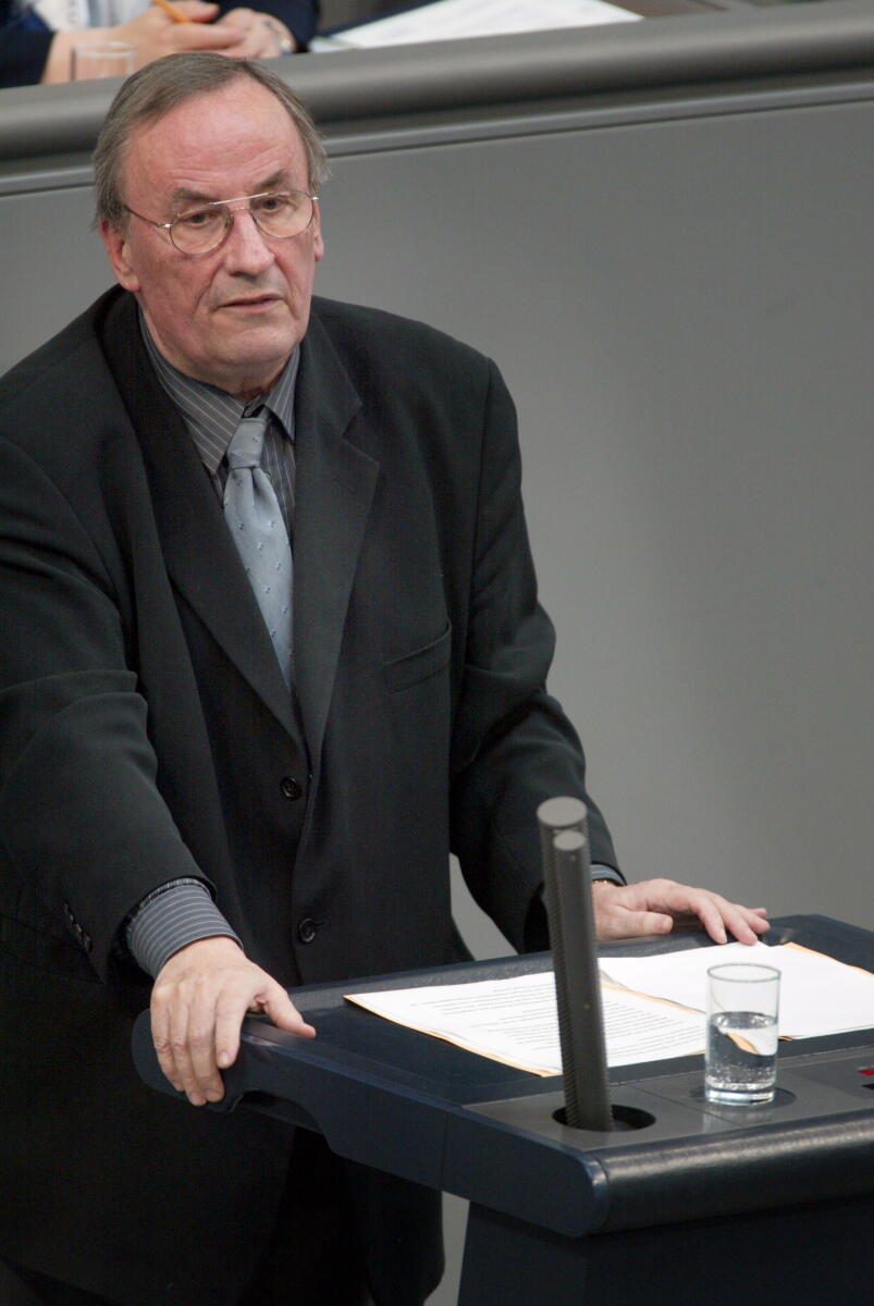 Penner, Willfried Der Wehrbeauftragte des Deutschen Bundestages, Dr. Wilfried Penner, Rede, Redner, Rednerpult