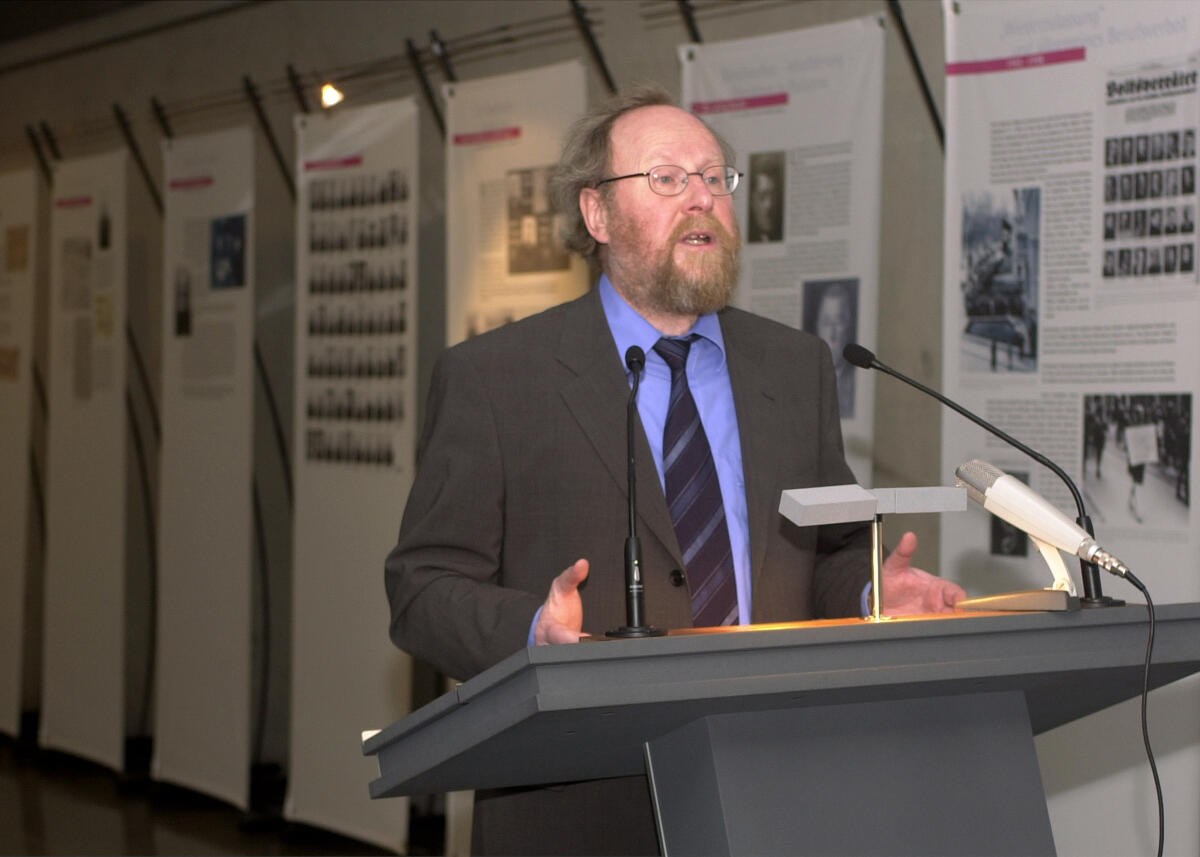 Bundestagspräsident Wolfgang Thierse, SPD, eröffnet die Ausstellung "Anwalt ohne Recht. Schicksale jüdischer Anwälte in Deutschland nach 1933" , Rede, redend; Bundestagsabgeordneter, MdB Thierse, Wolfgang; Yohannes, Dawit Bundestagspräsident Wolfgang Thierse, SPD, eröffnet die Ausstellung "Anwalt ohne Recht. Schicksale jüdischer Anwälte in Deutschland nach 1933" , Rede, redend; Bundestagsabgeordneter, MdB