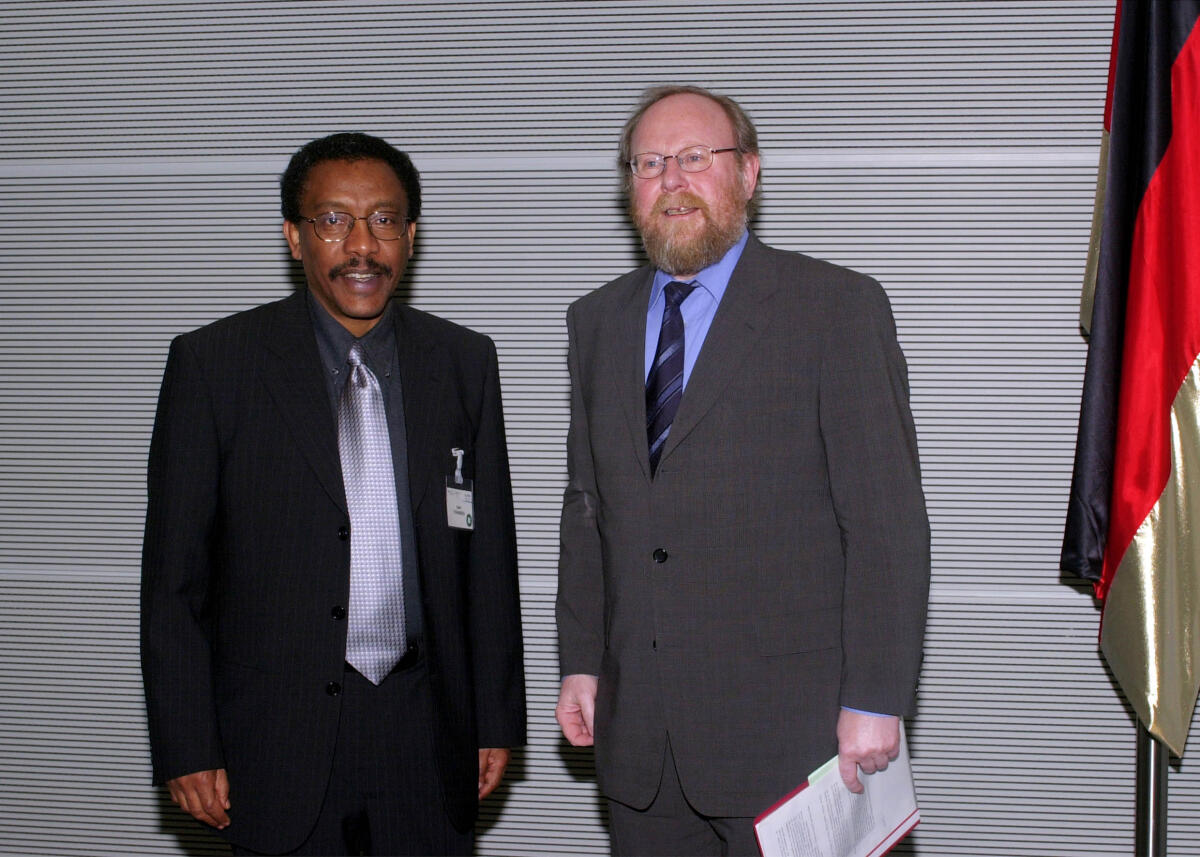 Thierse, Wolfgang; Yohannes, Dawit Bundestagspräsident Wolfgang Thierse, SPD, empfängt den Parlamentspräsidenten der Bundesrepublik Äthiopien, Dawit Yohannes; Bundestagsabgeordneter, MdB