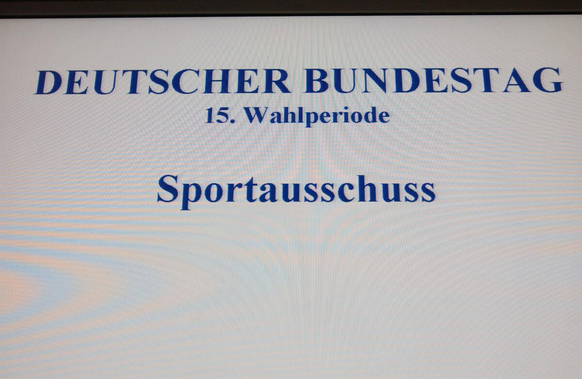  Monitor im Sitzungssaal