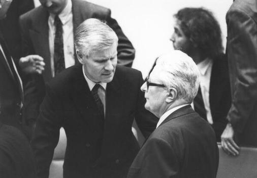 Voscherau, Henning; Vogel, Hans-Jochen Liegenschaften in Bonn, Plenargebäude