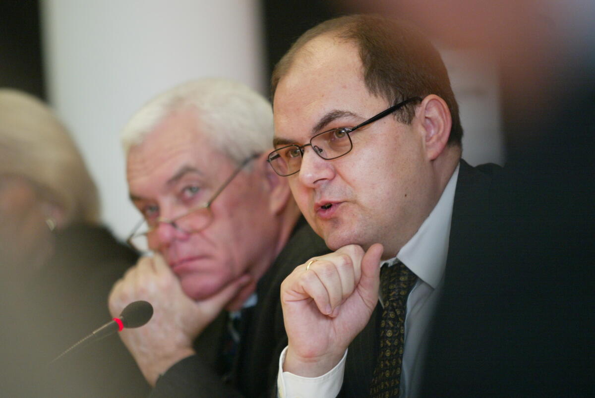 Die CDU/CSU-Abgeordneten Hans Raidel, stellv. verteidigungspolitischer Sprecher und Christian Schmidt, verteidigungspolitischer Sprecher; Bundestagsabgeordnete, MdB Raidel, Hans; Schmidt, Christian Die CDU/CSU-Abgeordneten Hans Raidel, stellv. verteidigungspolitischer Sprecher und Christian Schmidt, verteidigungspolitischer Sprecher; Bundestagsabgeordnete, MdB