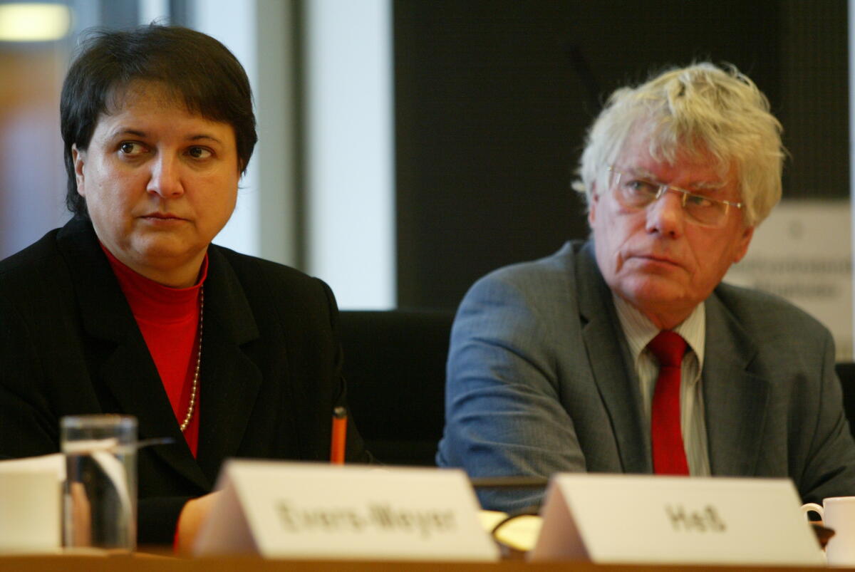Die SPD-Abgeordneten Petra Heß und Gerd Höfer; Bundestagsabgeordnete, MdB Heß, Petra; Höfer, Gerd Die SPD-Abgeordneten Petra Heß und Gerd Höfer; Bundestagsabgeordnete, MdB