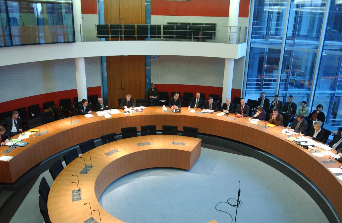  Blick in den Ausschusssaal, Ausschusssitzung, Sitzung des Auswärtigen Ausschuss, Saal