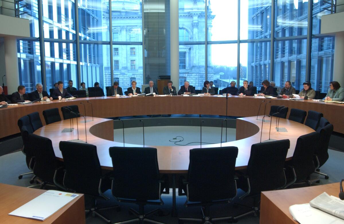  Blick in den Sitzungssaal; Totale, Überblick