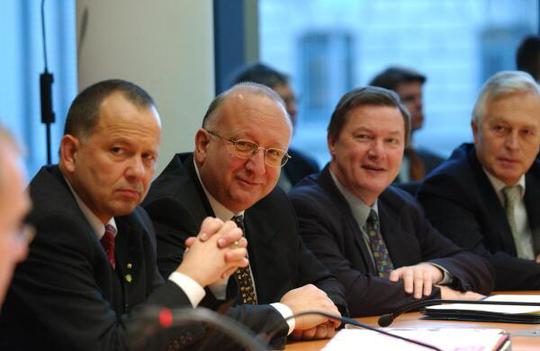 Hochbaum, Robert; Wimmer, Willy; Rose, Klaus; Schmidbauer, Bernd Paul-Löbe-Haus, Sitzungssaal