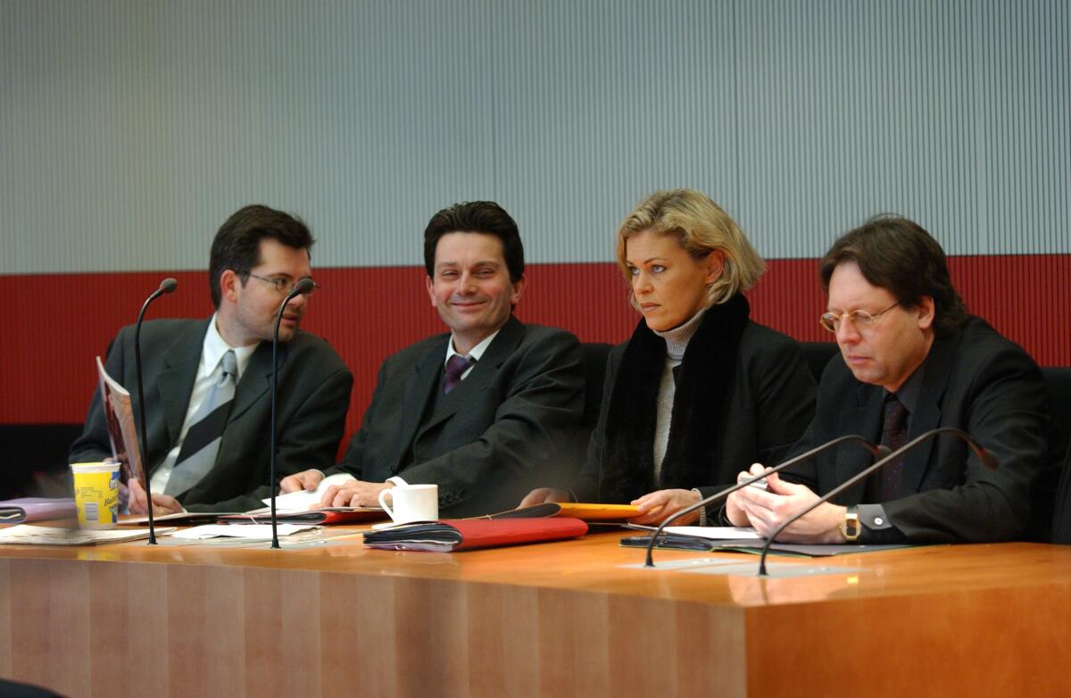 Die SPD-Abgeordneten Dietmar Nietan und Rolf Mützenich und die Bündnis 90/Die Grünen-Abgeordneten Marianne Tritz und Dr. Ludger Volmer; Bundestagsabgeordnete, MdB Nietan, Dietmar; Mützenich, Rolf; Tritz, Marianne; Volmer, Ludger Die SPD-Abgeordneten Dietmar Nietan und Rolf Mützenich und die Bündnis 90/Die Grünen-Abgeordneten Marianne Tritz und Dr. Ludger Volmer; Bundestagsabgeordnete, MdB
