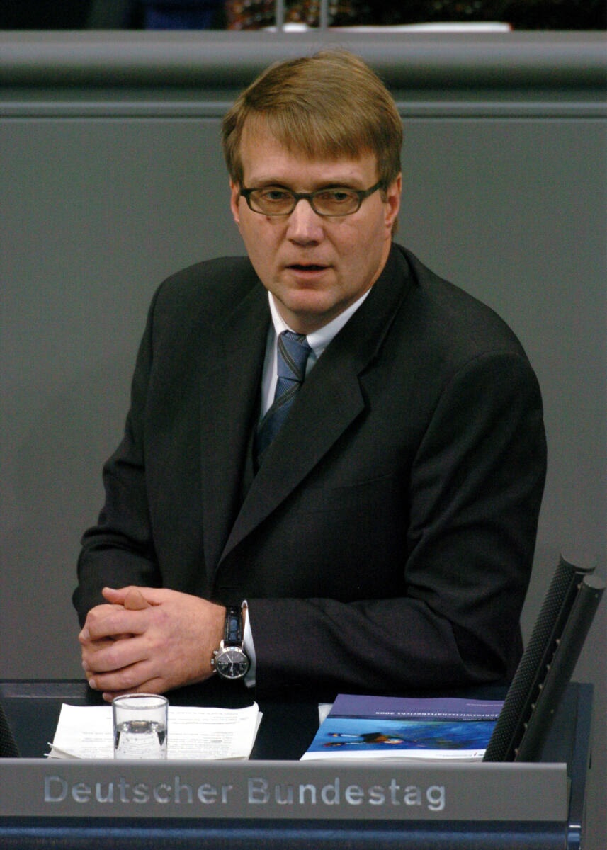Ronald Pofalla, CDU/CSU,MdB, Rede im Deutschen Bundestag.; Plenum, Rednerpult, 154. Sitzung, TOP 3, Thema: Jahreswirtschaftsbericht 2005 Pofalla, Ronald Ronald Pofalla, CDU/CSU,MdB, Rede im Deutschen Bundestag.; Plenum, Rednerpult, 154. Sitzung, TOP 3, Thema: Jahreswirtschaftsbericht 2005