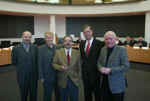 Arnold, Rainer; Nachtwei, Winfried; Kossendey, Thomas; Robbe, Reinhold; Nolting, Günther Friedrich Paul-Löbe-Haus, Sitzungssaal