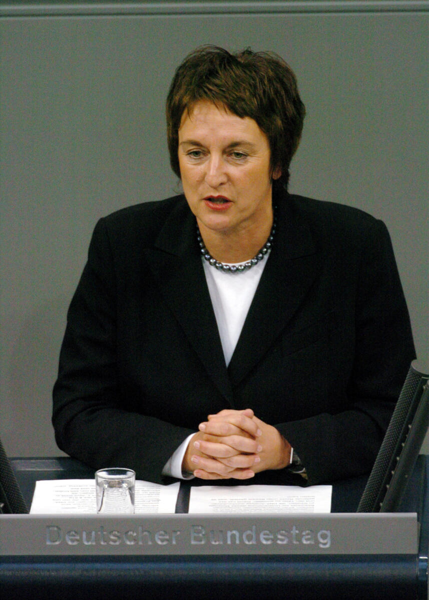 Zypries, Brigitte Brigitte Zypries, SPD, Bundesjusitzministerin, MdB, Rede im Deutschen Bundestag.; Plenum, Rednerpult, 154. Sitzung, TOP 4, Thema: Genetischer Fingerabdruck, Justizministerin, Ministerin, Bundesministerin der Justiz