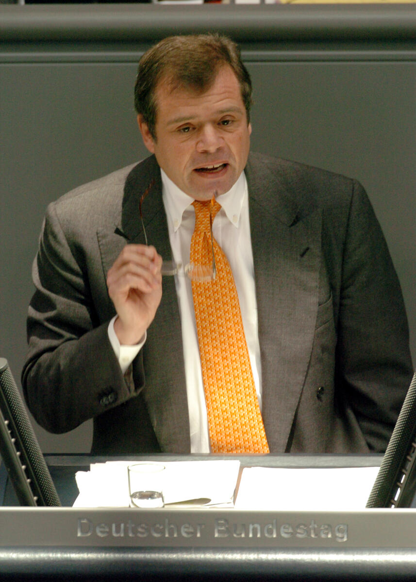 Pflüger, Friedbert Dr. Friedbert Pflüger, CDU/CSU, MdB, Rede im Deutschen Bundestag.; Plenum, Rednerpult, 148. Sitzung, TOP 3, Thema: Türkeipolitik der EU