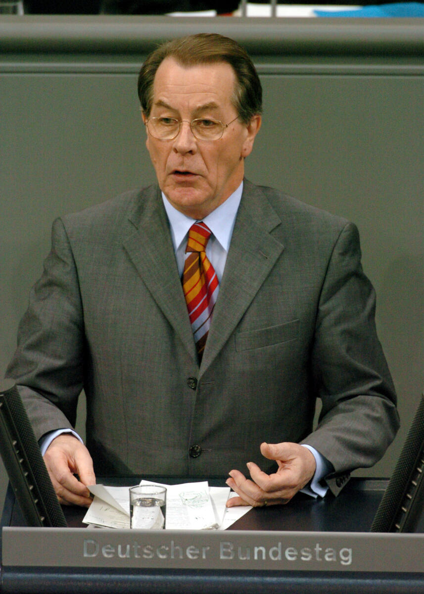 Franz Müntefering, SPD, MdB, Rede im Deutschen Bundestag.; Plenum, Rednerpult, 148. Sitzung, TOP 3, Thema: Türkeipolitik der EU Müntefering, Franz Franz Müntefering, SPD, MdB, Rede im Deutschen Bundestag.; Plenum, Rednerpult, 148. Sitzung, TOP 3, Thema: Türkeipolitik der EU