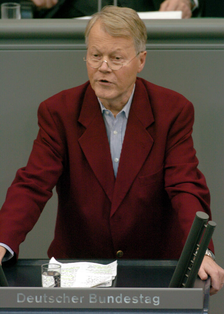 Winfried Nachtwei, Bündnis 90/Die Grünen, MdB, Rede im Deutschen Bundestag.; Plenum, Rednerpult, 148. Sitzung, TOP 4, Thema: Jahresbericht 2003 des Wehrbeauftragten Nachtwei, Winfried Winfried Nachtwei, Bündnis 90/Die Grünen, MdB, Rede im Deutschen Bundestag.; Plenum, Rednerpult, 148. Sitzung, TOP 4, Thema: Jahresbericht 2003 des Wehrbeauftragten