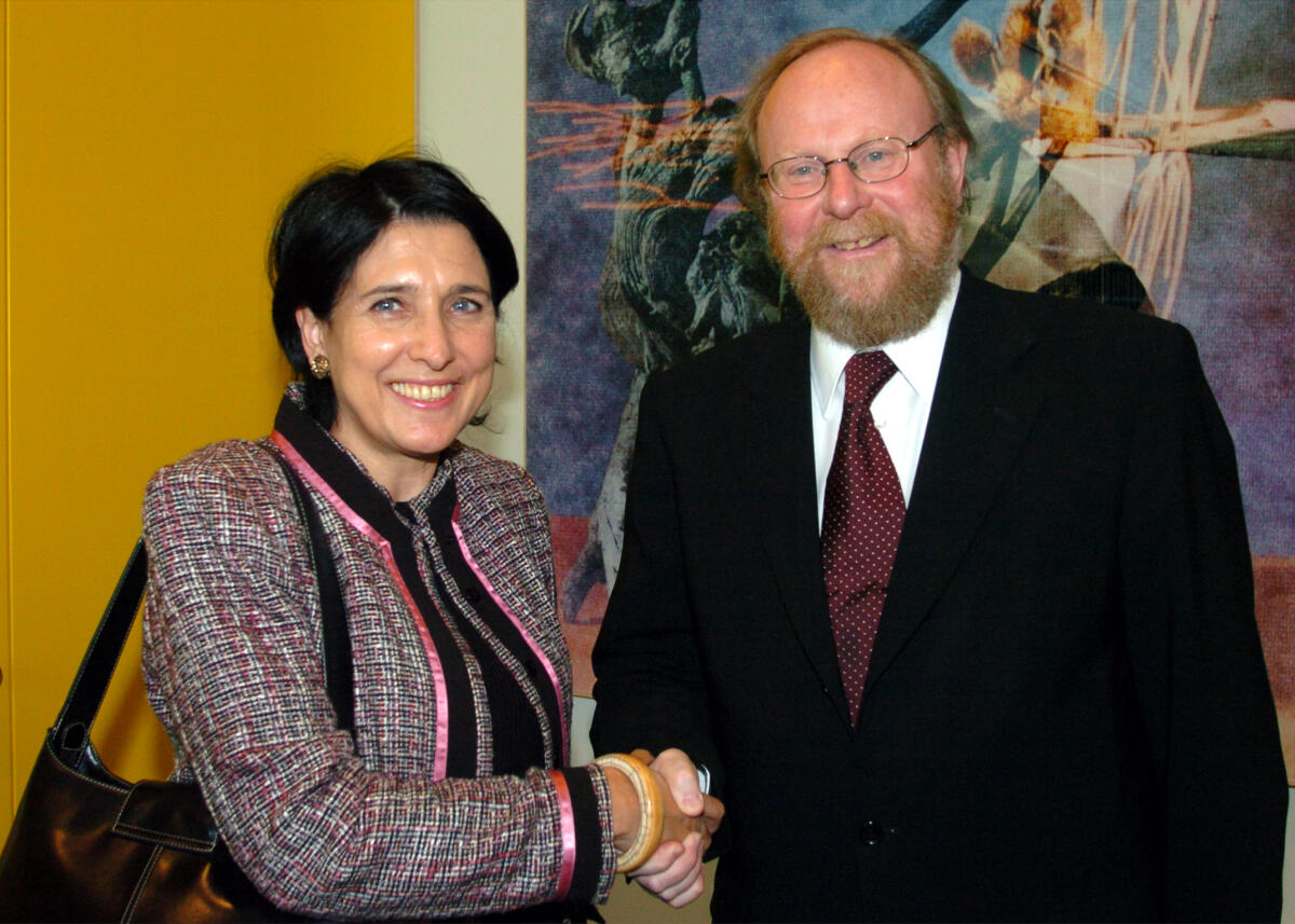 Surabischwili, Salome; Thierse, Wolfgang Bundestagspräsident Wolfgang Thierse, SPD, rechts, empfängt die Ministerin für Auswärtige Angelegenheiten von Georgien, Salome Surabischwili, links
