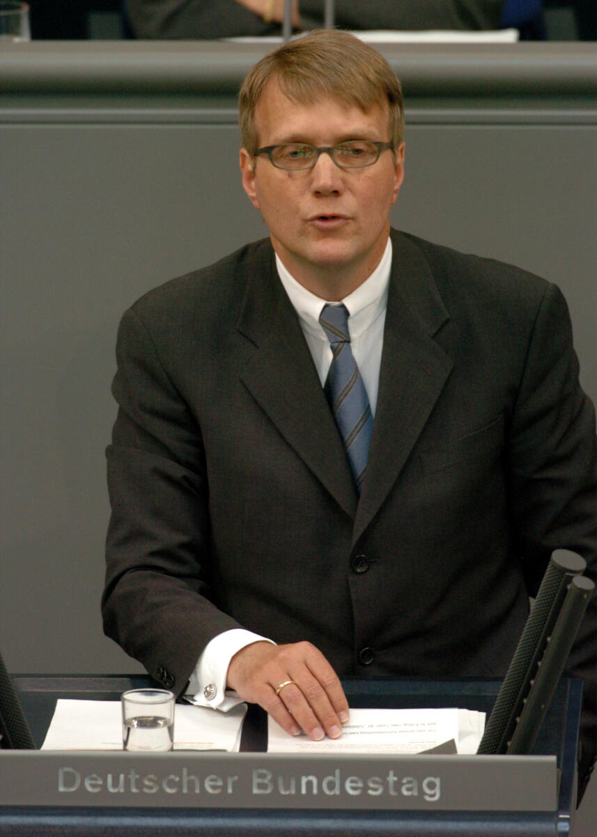 Pofalla, Ronald Ronald Pofalla, CDU/CSU, MdB, Rede im Deutschen Bundestag.; Plenum, Rednerpult, 157. Sitzung, TOP 4, Thema: Beschäftigungspolitik