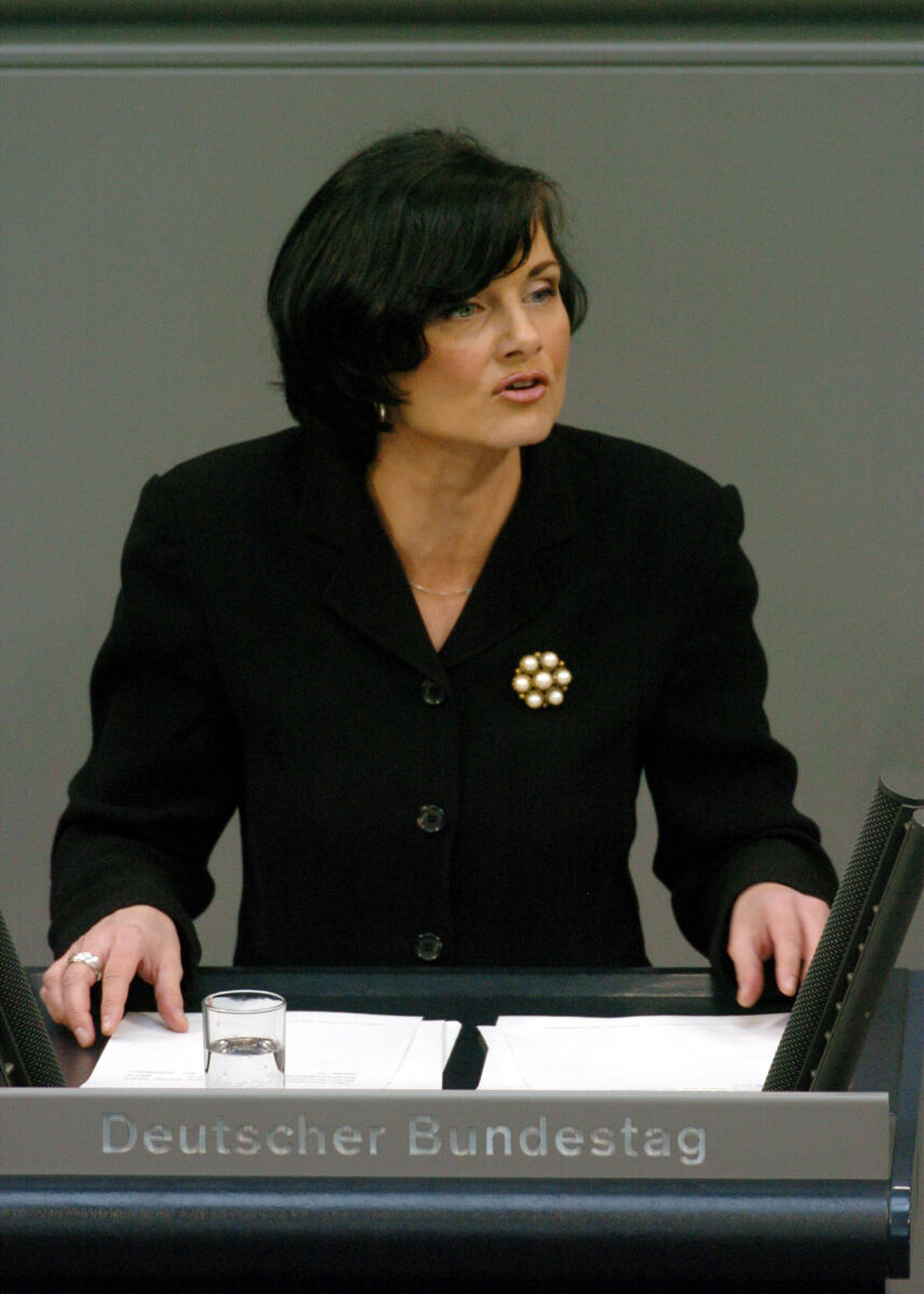 Connemann, Gitta Gitta Connemann, CDU/CSU, MdB, Rede im Deutschen Bundestag.; Plenum, Rednerpult, 157. Sitzung, TOP 3, Thema: Verbraucherschutz