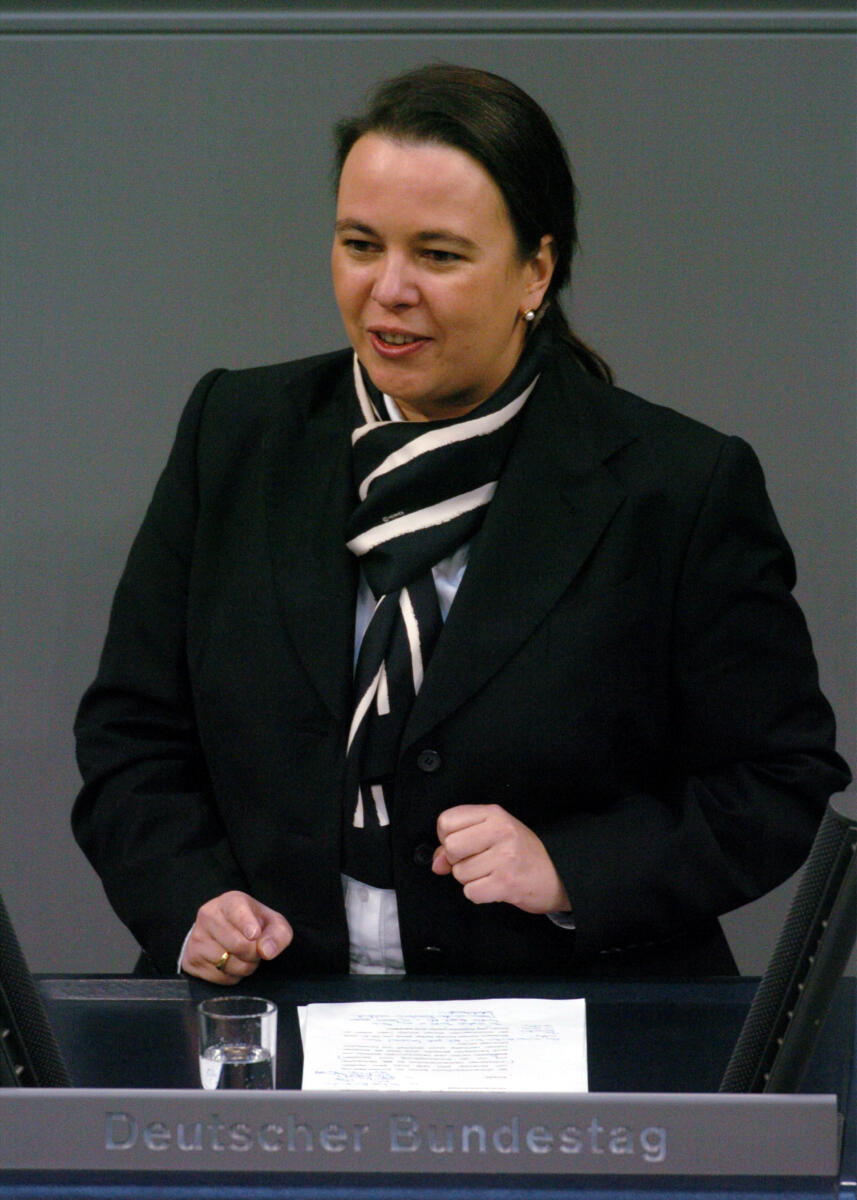 Heinen, Ursula Ursula Heinen, CDU/CSU, MdB, Rede im Deutschen Bundestag.; Plenum, Rednerpult, 157. Sitzung, TOP 3, Thema: Verbraucherschutz