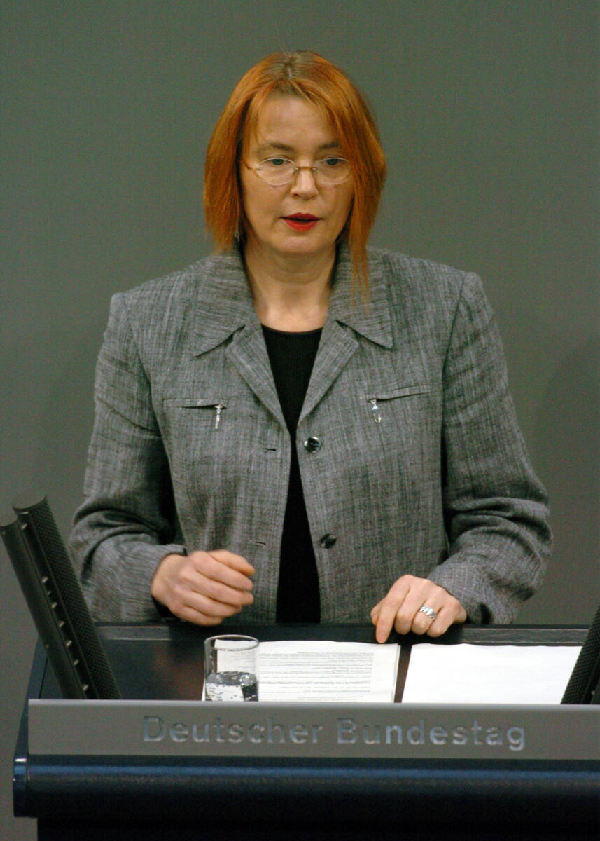 Hiller-Ohm, Gabriele Gabriele Hiller-Ohm, SPD, MdB, Rede im Deutschen Bundestag.; Plenum, Rednerpult, 157. Sitzung, TOP 3, Thema: Verbraucherschutz