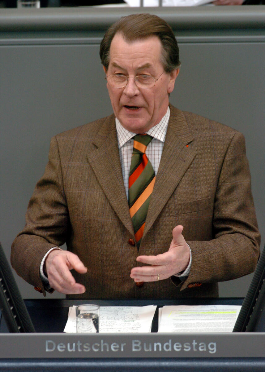 Müntefering, Franz Franz Müntefering,SPD, MdB, Rede im Deutschen Bundestag.; Plenum, Rednerpult, 163. Sitzung, TOP 3, Thema: Wirtschaftspolitik